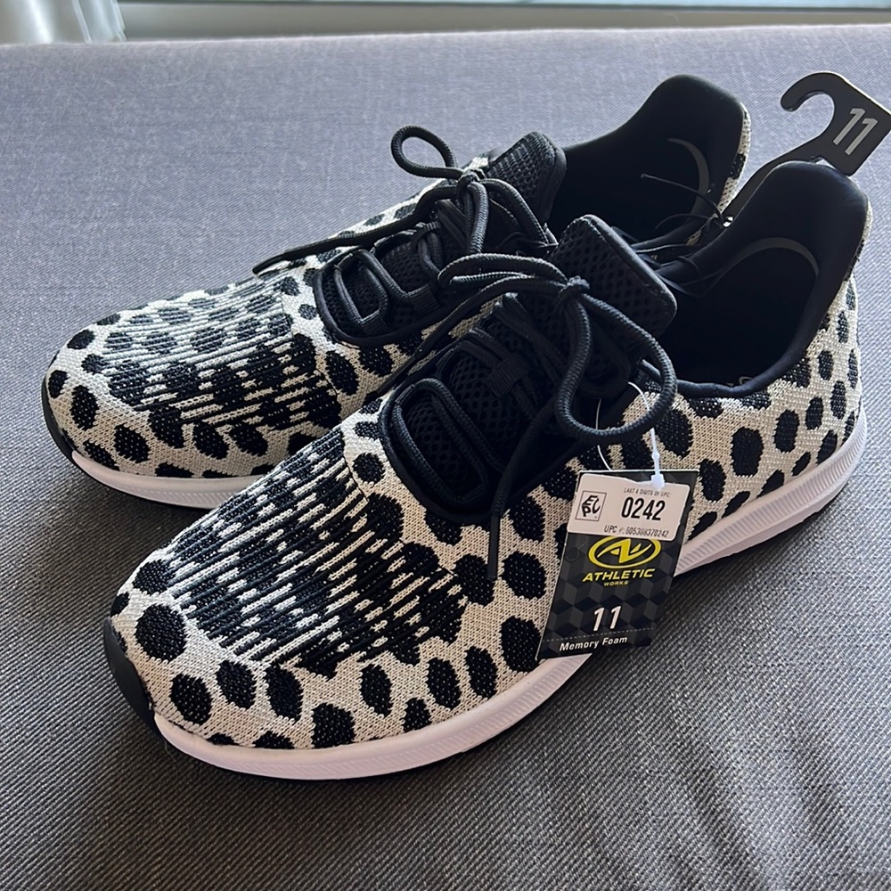 Athletic women's sneakers